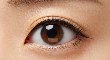 Girls eye with Dejavu eyeliner 